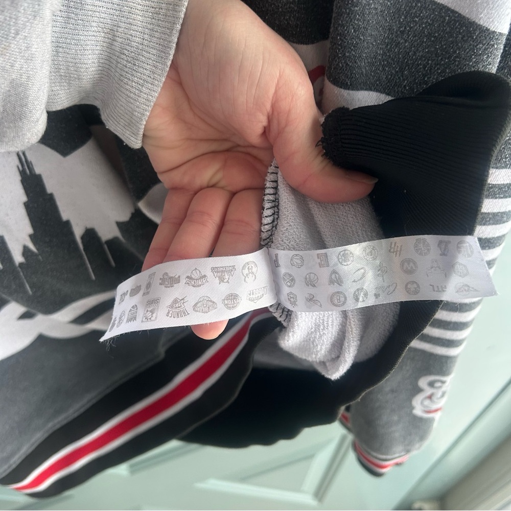 Vintage 90s Chicago Bulls Sweatshirt All Over Print Crew Neck Basketball NBA XXL - Picture 13 of 13